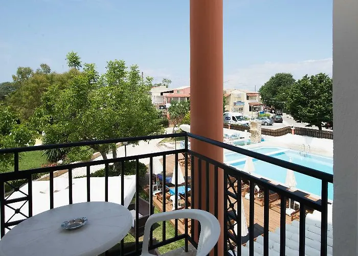 Silver Beach Hotel And Annexe Apartments (Adults Only)