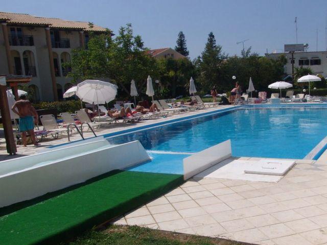 Silver And Annexe (adults Only) 2* Roda (Corfu)