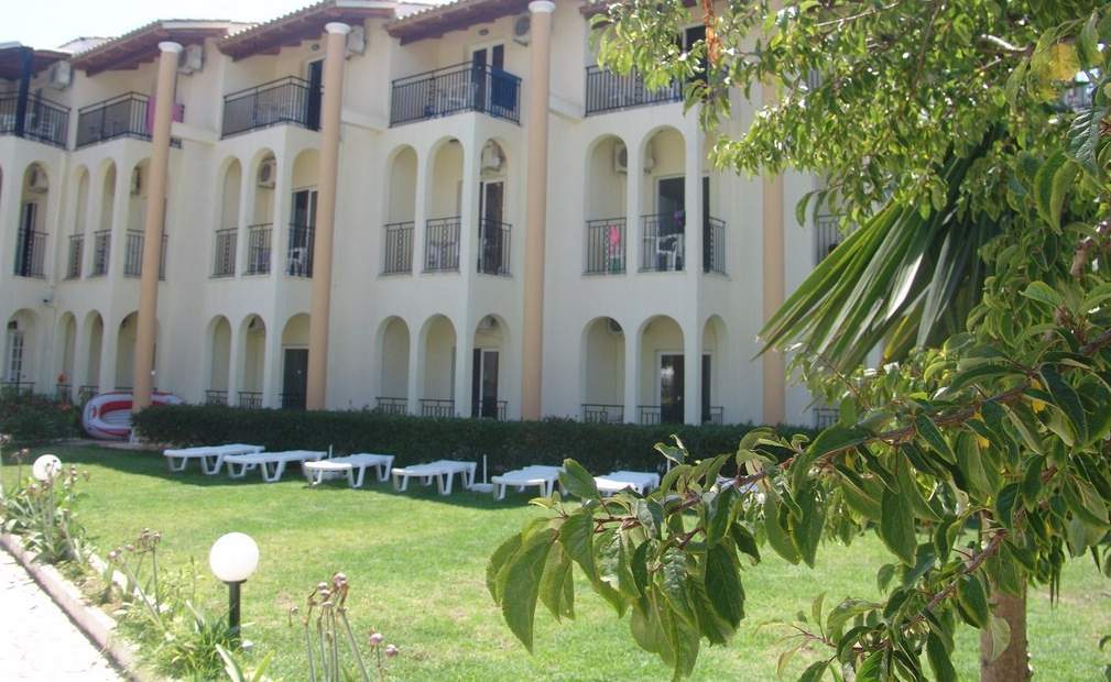 Silver And Annexe (adults Only) Roda (Corfu)