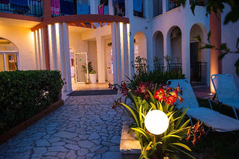 Hotel Silver And Annexe (adults Only) 2*